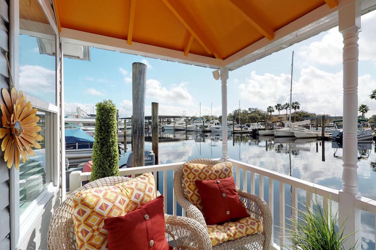 Tiny House Boat Patio